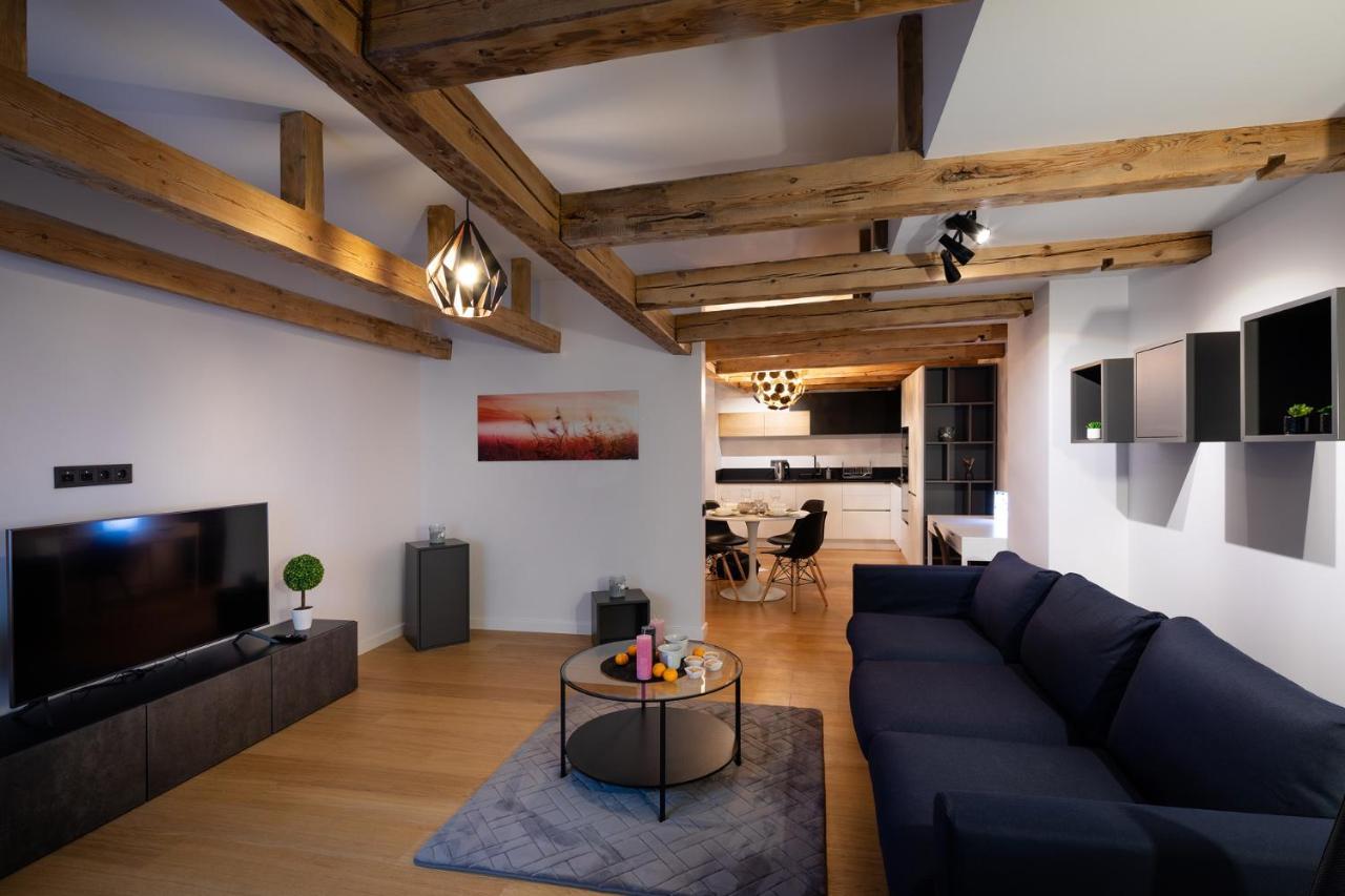 Merkela Loft Apartment Beside Vermanes Park Riga Kültér fotó