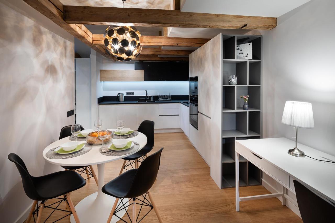 Merkela Loft Apartment Beside Vermanes Park Riga Kültér fotó