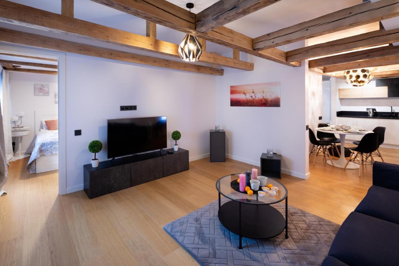 Merkela Loft Apartment Beside Vermanes Park Riga Kültér fotó