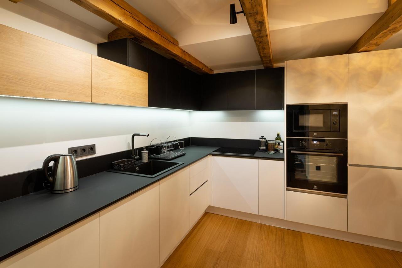 Merkela Loft Apartment Beside Vermanes Park Riga Kültér fotó